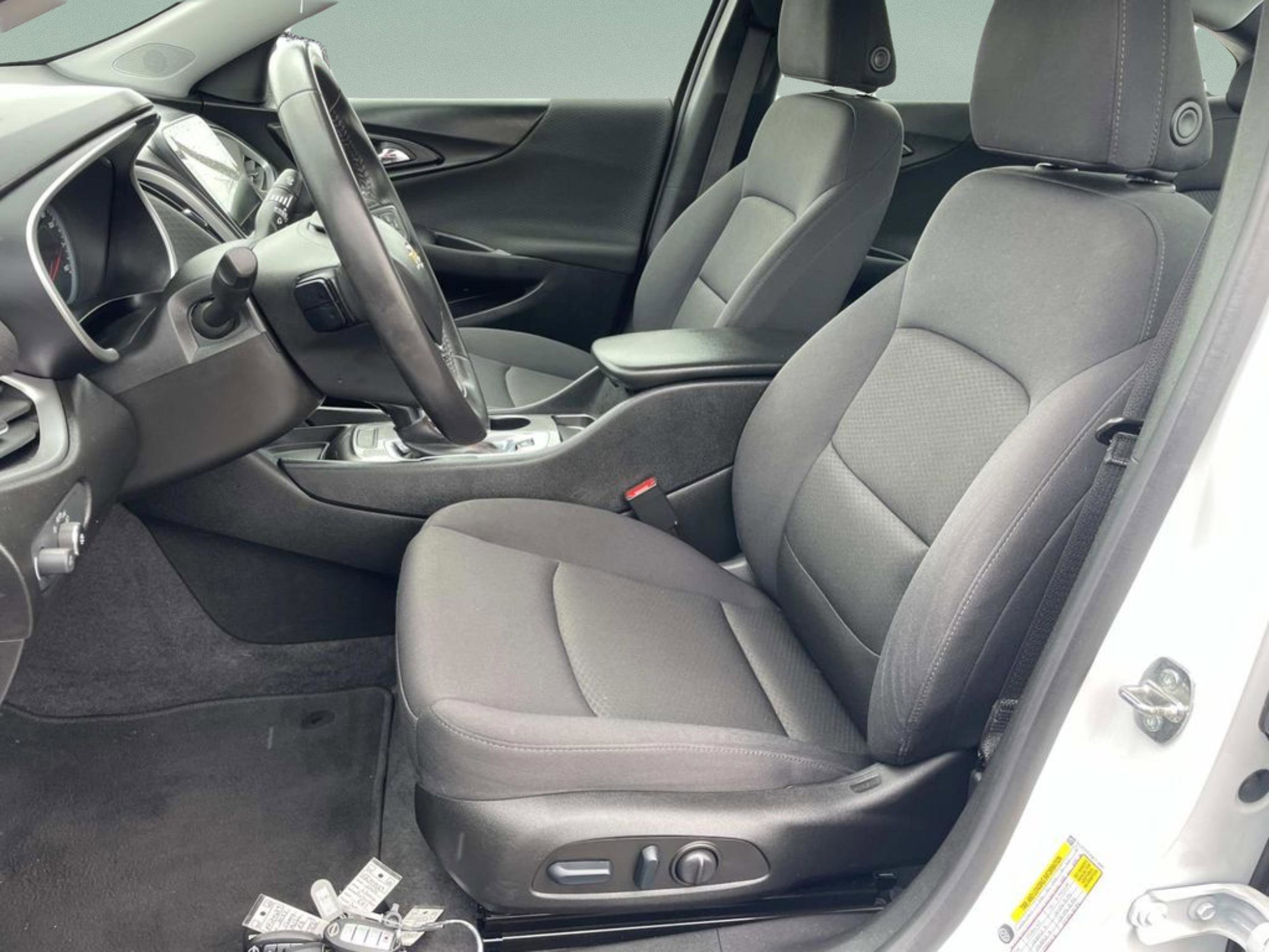 Used 2022 Chevrolet Malibu RS FWD image 19