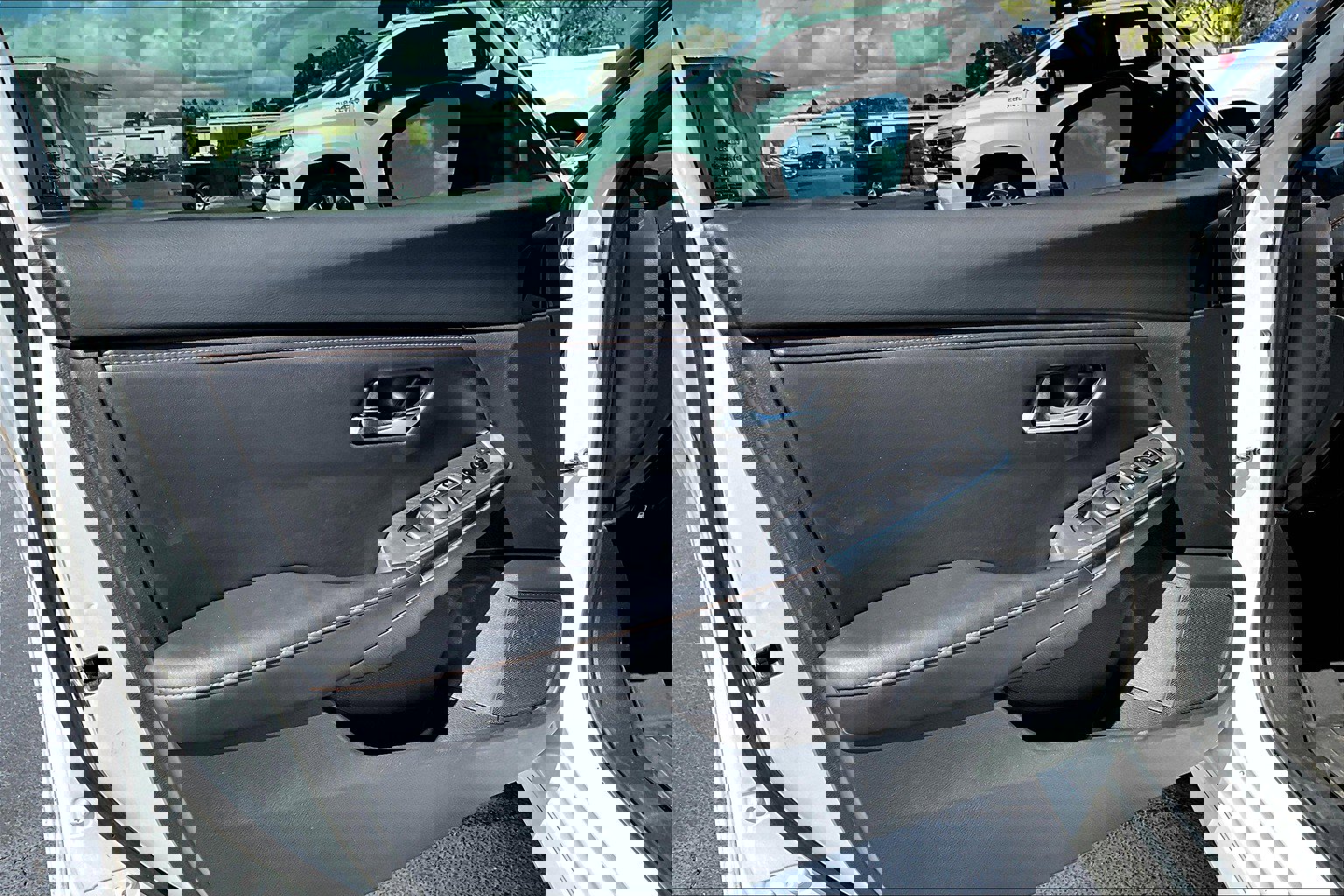 Used 2023 Nissan Sentra SR w/ Midnight Edition Package image 17