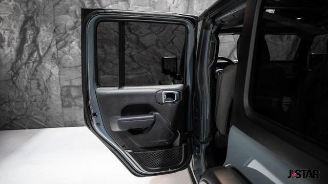 Used 2024 Jeep Wrangler Unlimited image 9