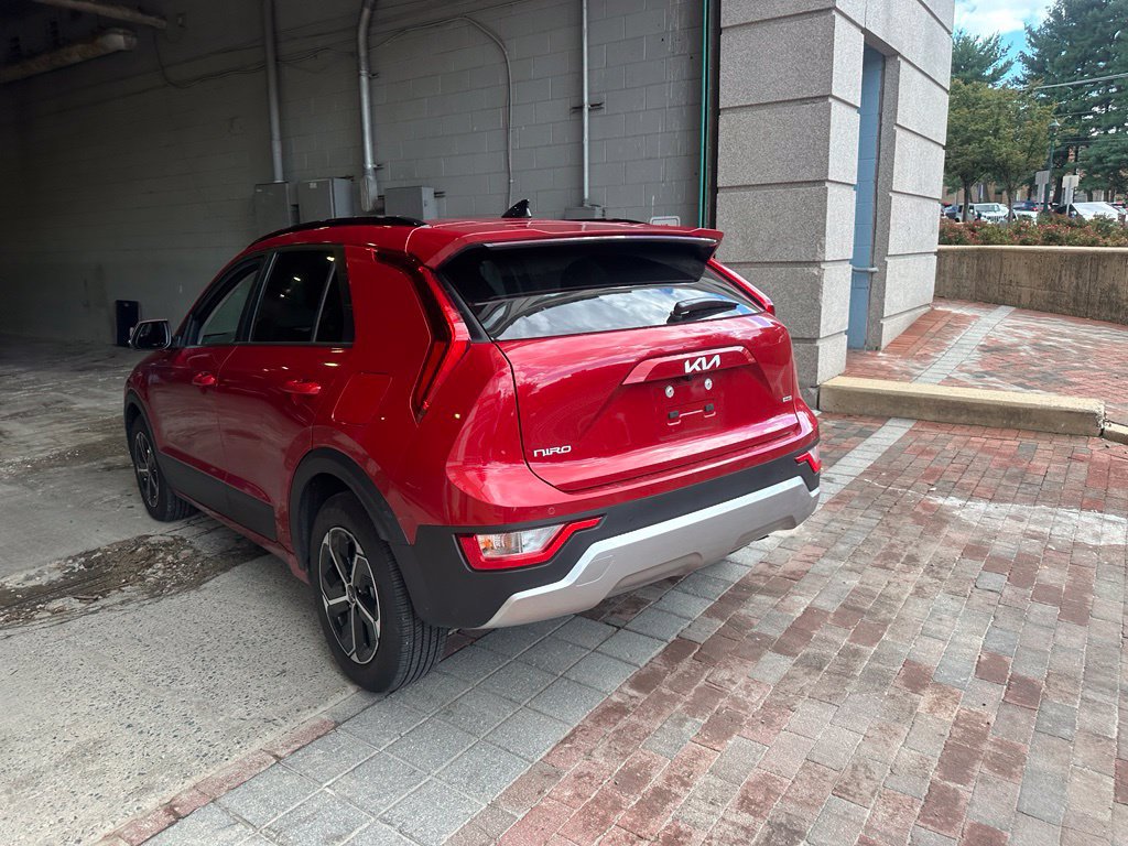 Certified 2024 Kia Niro EX w/ EX Cold Weather Package FWD image 5