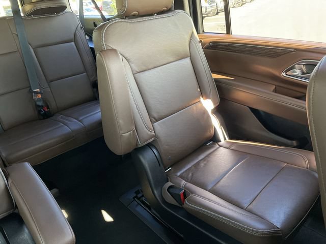 Used 2021 Chevrolet Suburban High Country w/ Premium Package RWD image 25
