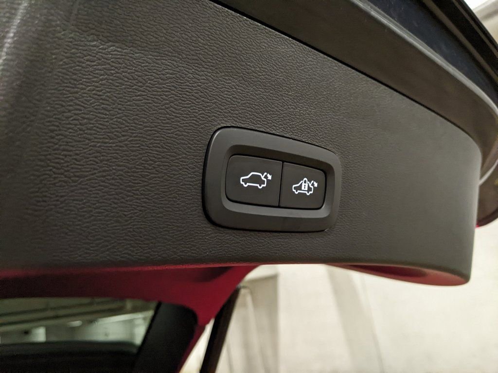 New 2026 Volvo XC40 B5 Ultra w/ Protection Package Premier image 29