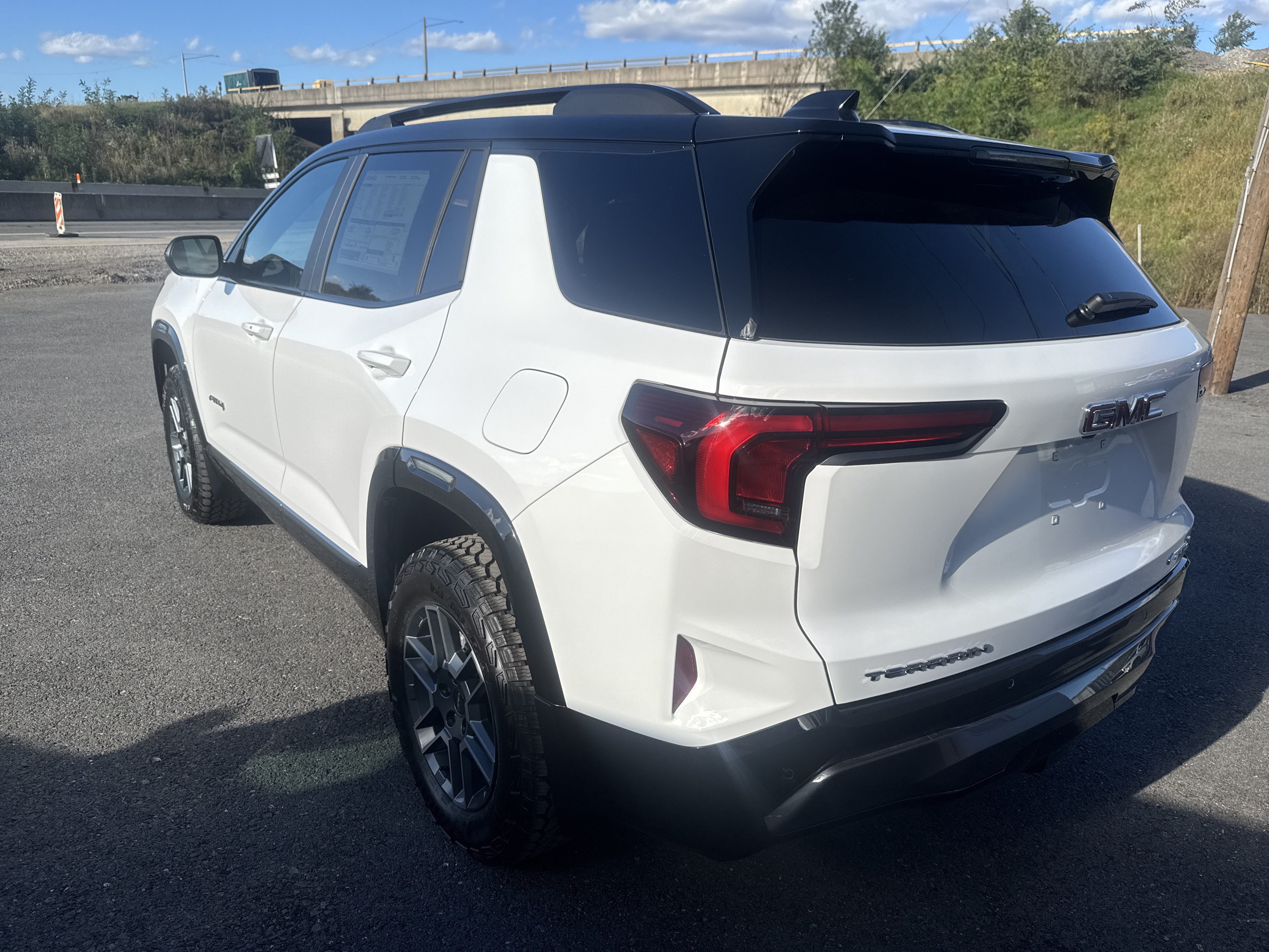 New 2027 GMC Terrain AT4 w/ Convenience Package III AWD/4WD image 10