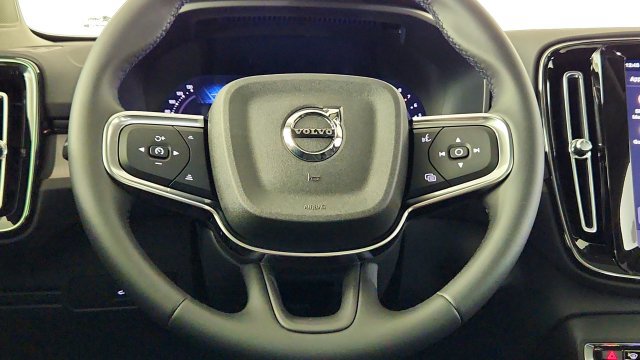 New 2026 Volvo XC40 B5 Plus w/ Protection Package Premier AWD/4WD image 24