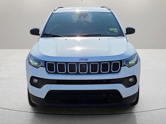 Used 2024 Jeep Compass Latitude AWD/4WD image 8