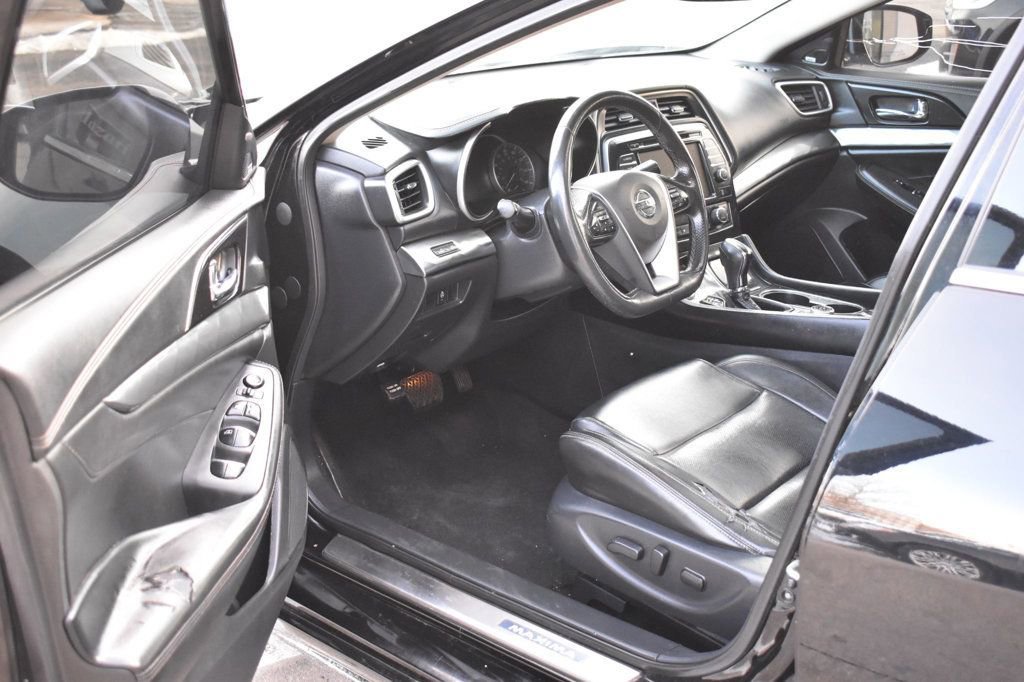 Used 2019 Nissan Maxima 3.5 SL w/ Floor Mat Group FWD image 16