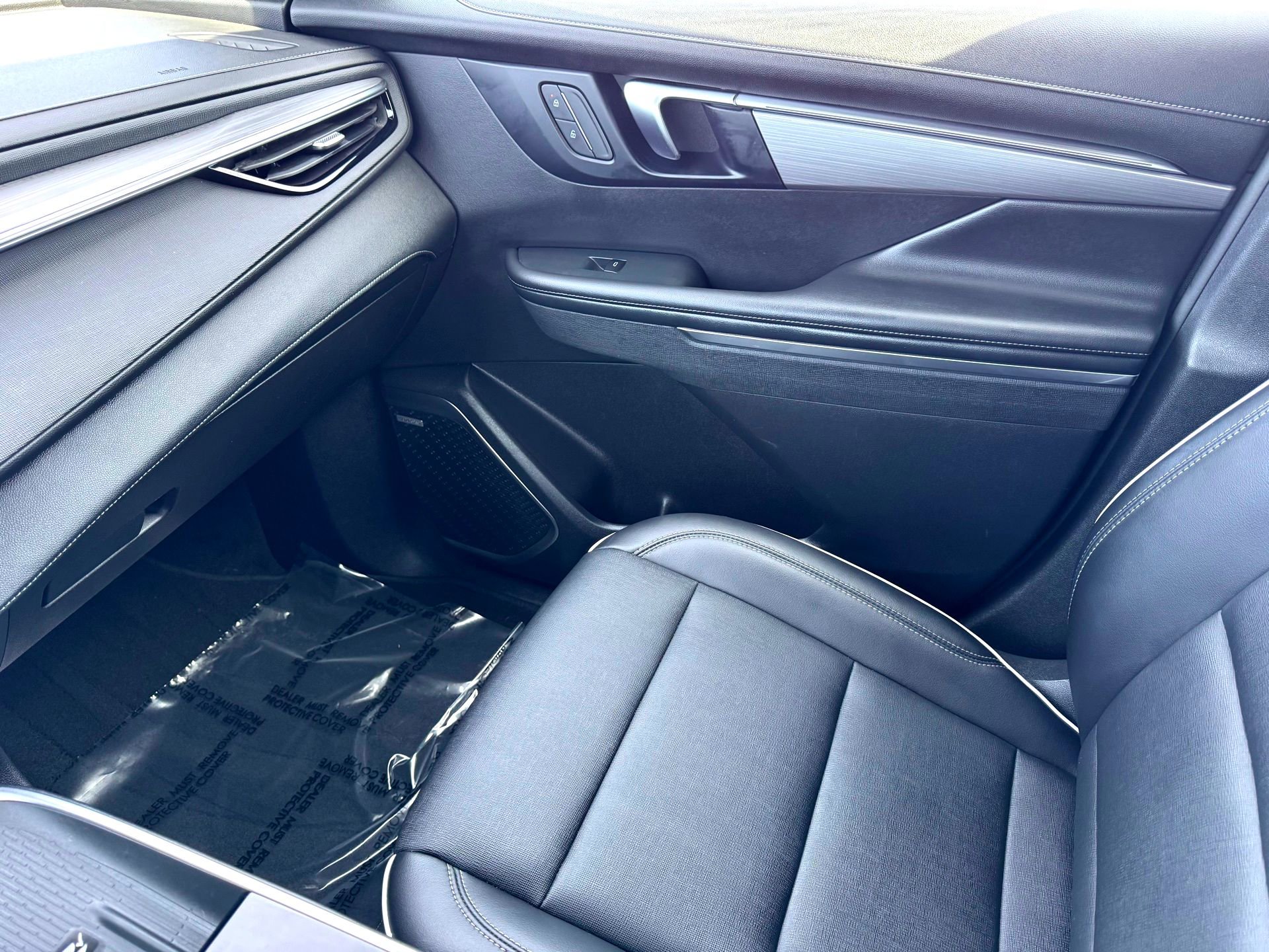 Used 2025 Buick Enclave Preferred image 32