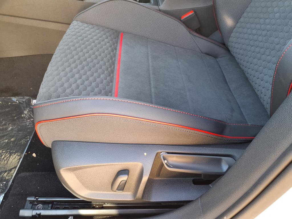 New 2026 Volkswagen GTI SE FWD image 12