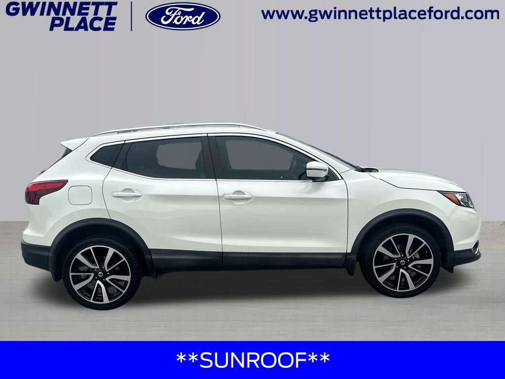 Used 2019 Nissan Rogue Sport SL w/ Premium Package FWD image 4