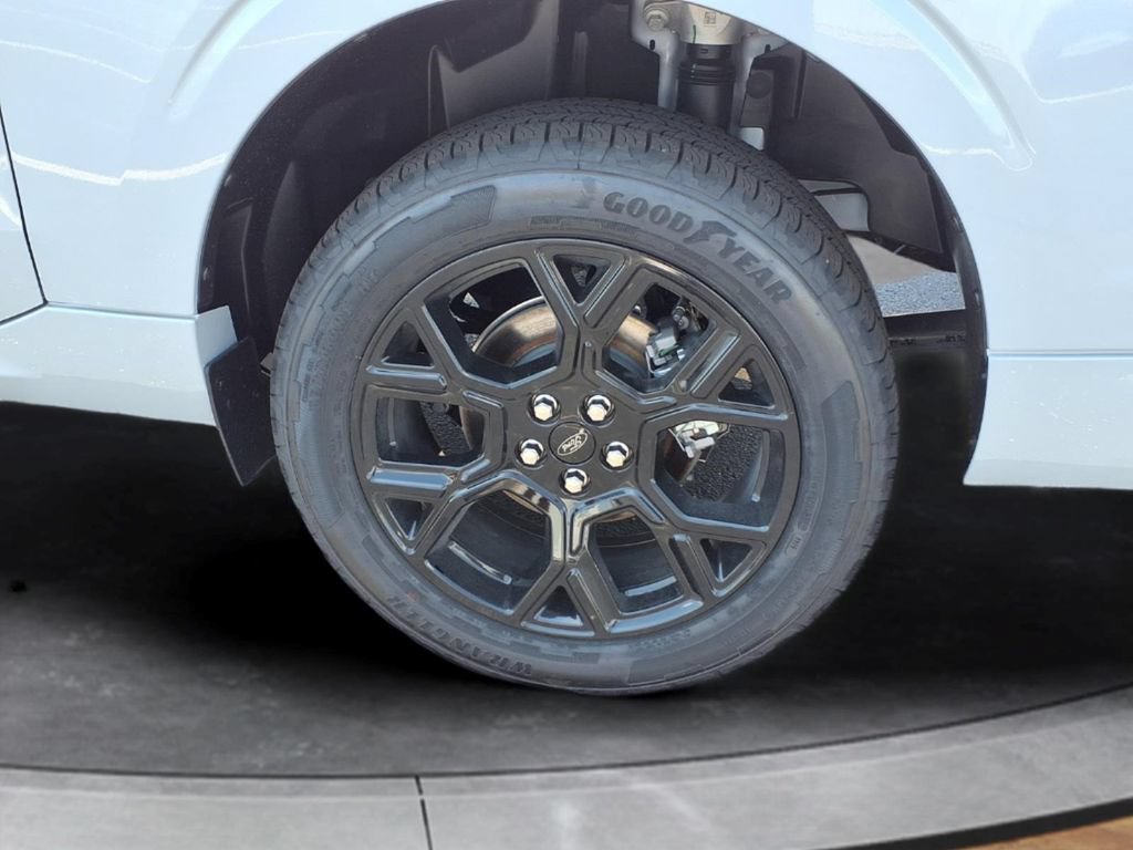 New 2026 Ford Maverick Lobo AWD/4WD image 18