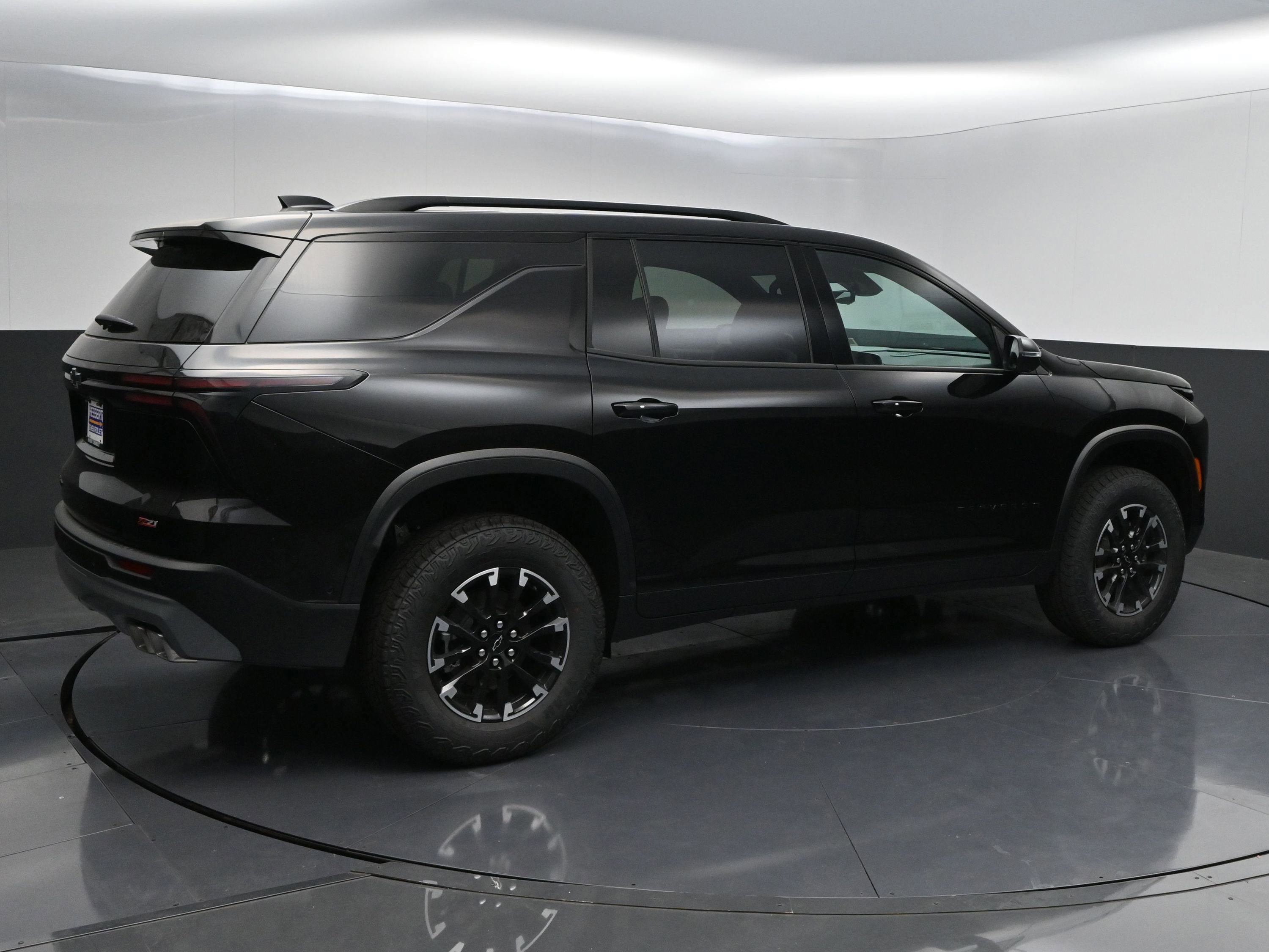 New 2026 Chevrolet Traverse Z71 w/ Enhanced Driving Package AWD/4WD image 7