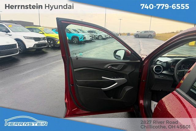 Used 2025 Chevrolet Trax LS w/ LS Convenience Package image 13