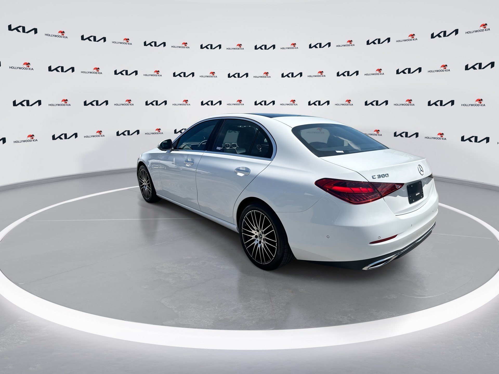 Used 2025 Mercedes-Benz C 300 Sedan image 6