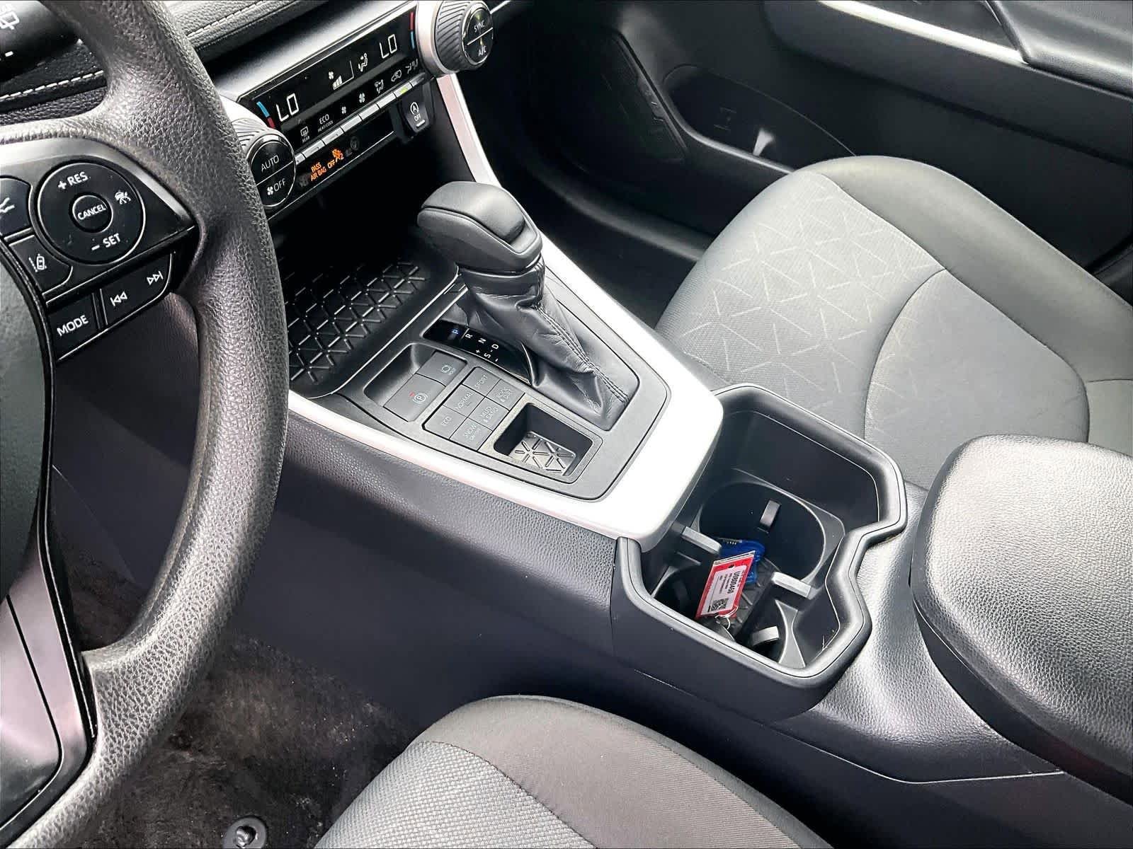 Used 2025 Toyota RAV4 XLE image 20