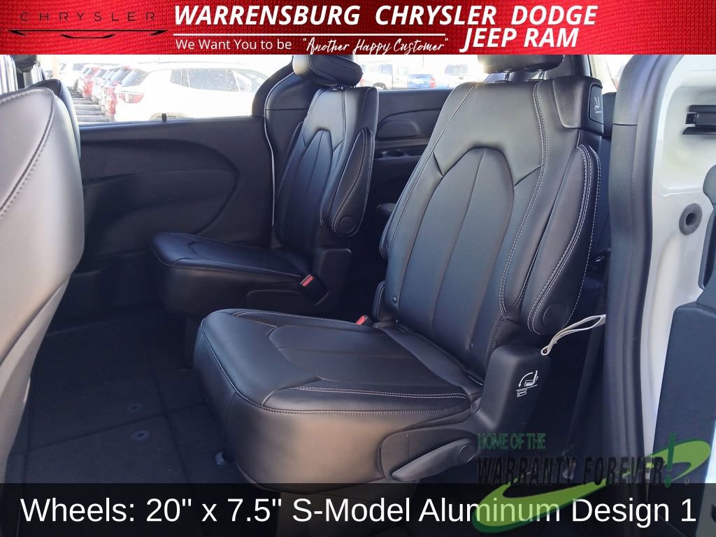 New 2026 Chrysler Pacifica Select image 16