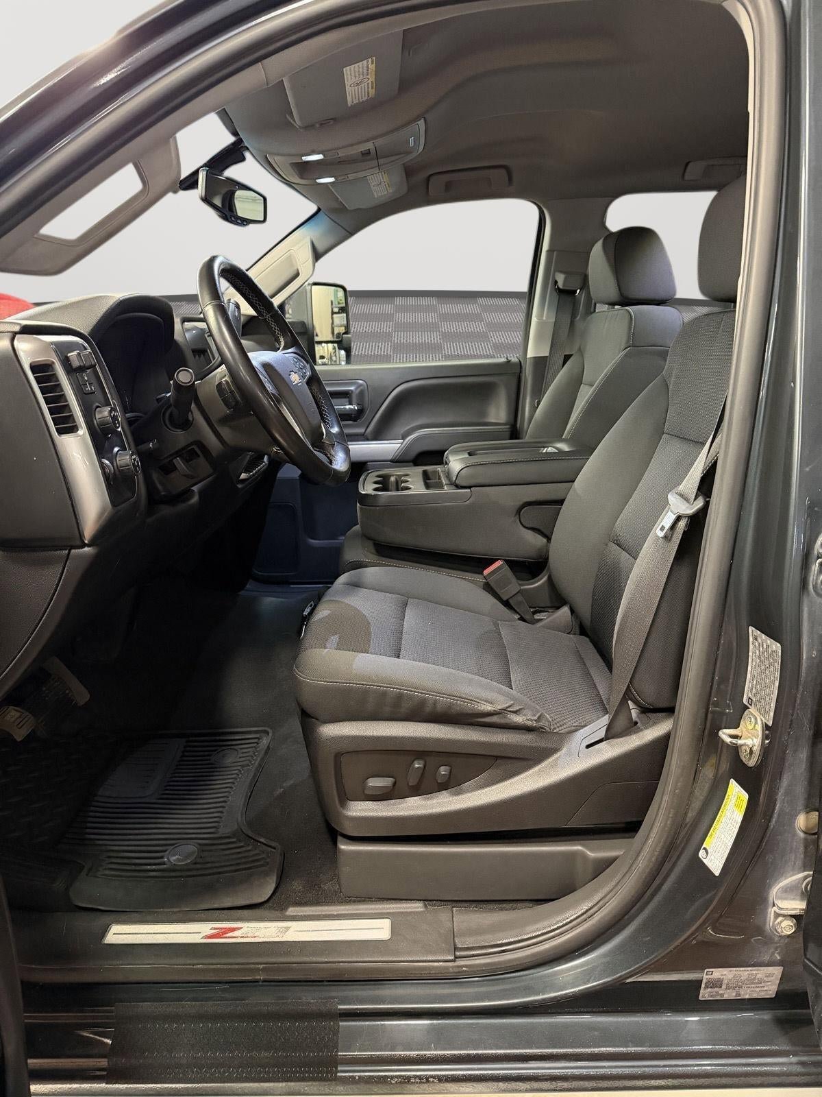Used 2019 Chevrolet Silverado 3500 LT w/ LT Convenience Package AWD/4WD image 8