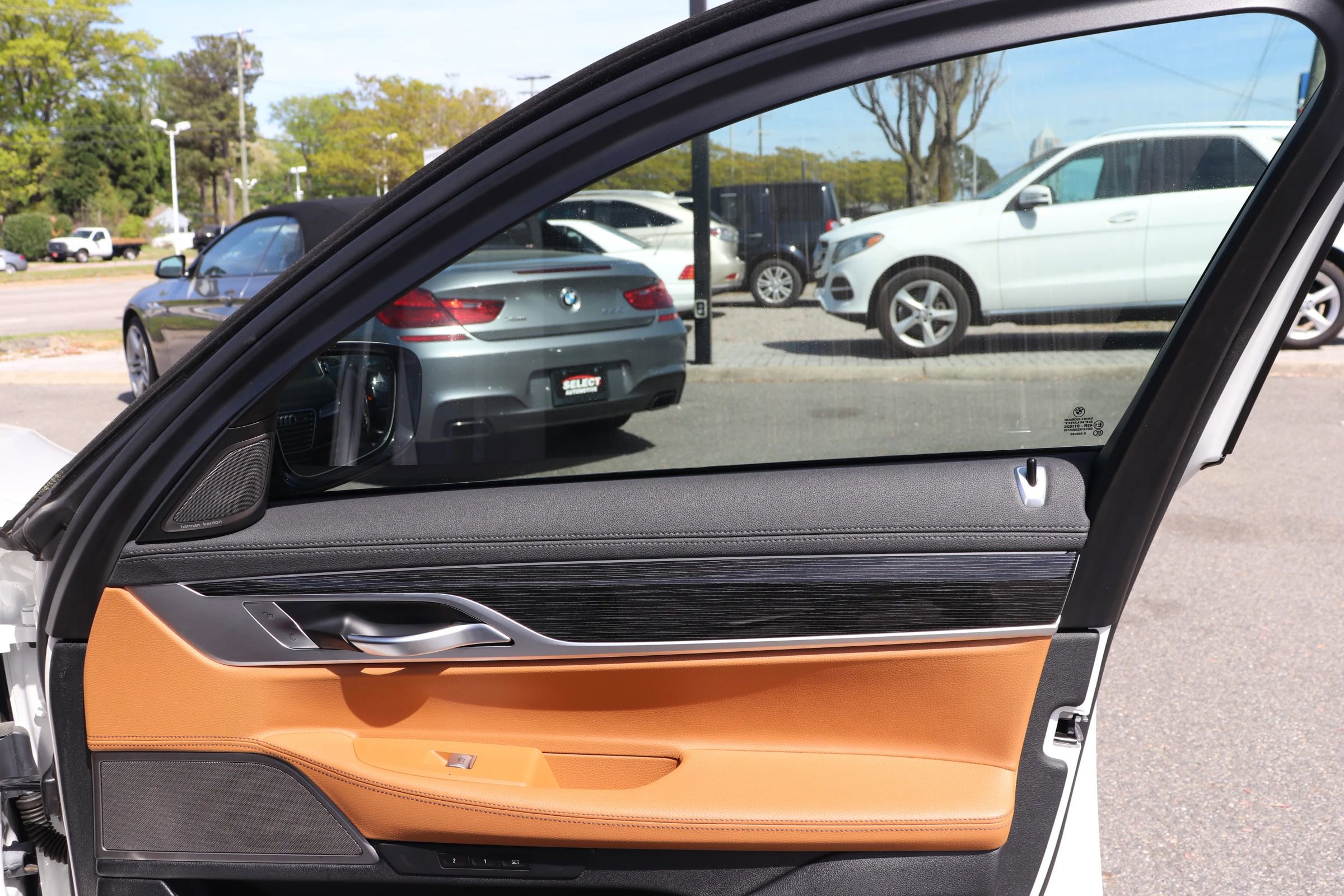 Used 2019 BMW 740i w/ M Sport Package RWD image 16