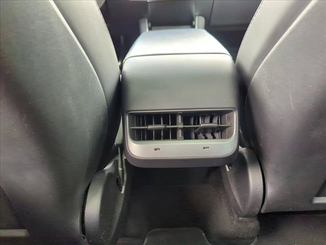 Used 2021 Tesla Model Y Long Range AWD/4WD image 20
