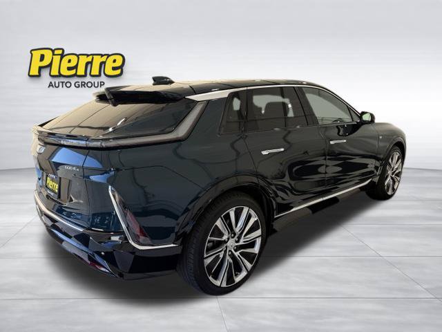 Used 2025 Cadillac Lyriq Luxury w/ LPO, Floor Liner Package AWD/4WD image 7