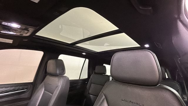 Used 2023 GMC Yukon Denali AWD/4WD image 12