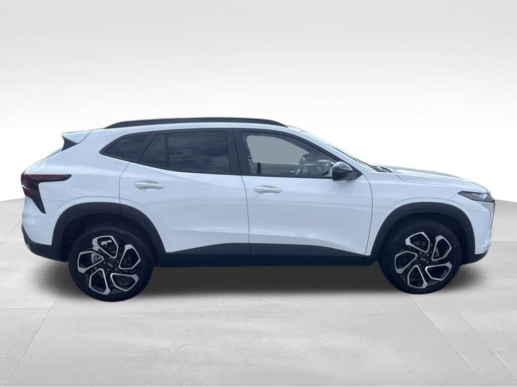 Used 2024 Chevrolet Trax RS FWD image 25