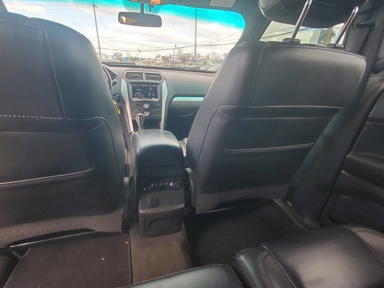 Used 2013 Ford Explorer XLT image 24