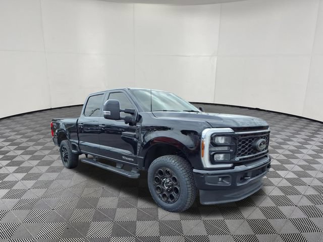 Used 2025 Ford F250 Lariat w/ Black Appearance Package AWD/4WD image 3