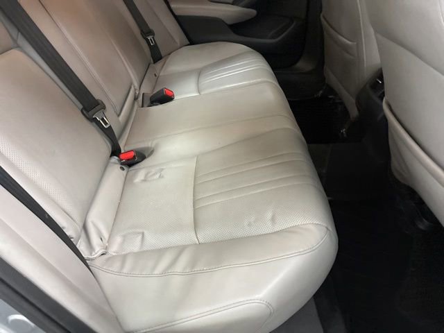 Used 2018 Honda Accord Touring image 12