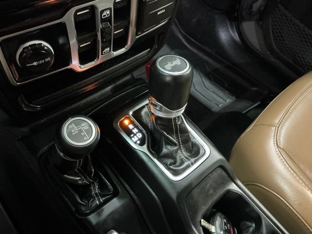 Used 2022 Jeep Wrangler Unlimited Sahara w/ Cold Weather Group AWD/4WD image 23