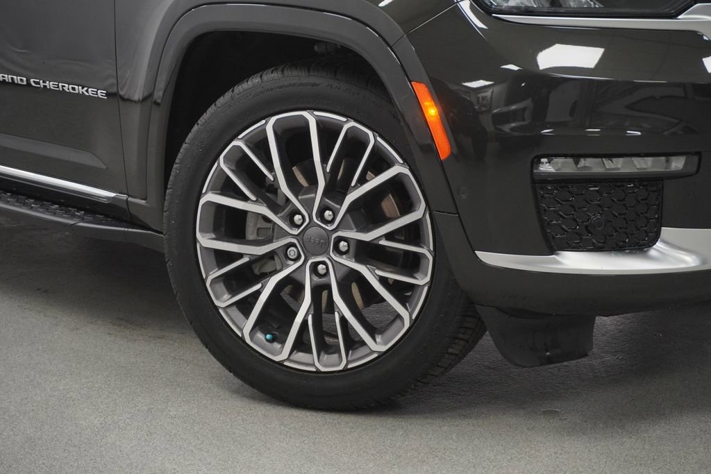 Certified 2024 Jeep Grand Cherokee L Summit AWD/4WD image 4