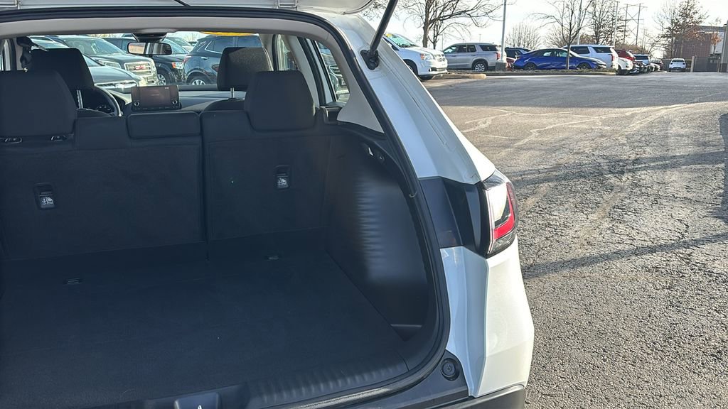 Certified 2023 Honda HR-V LX image 33