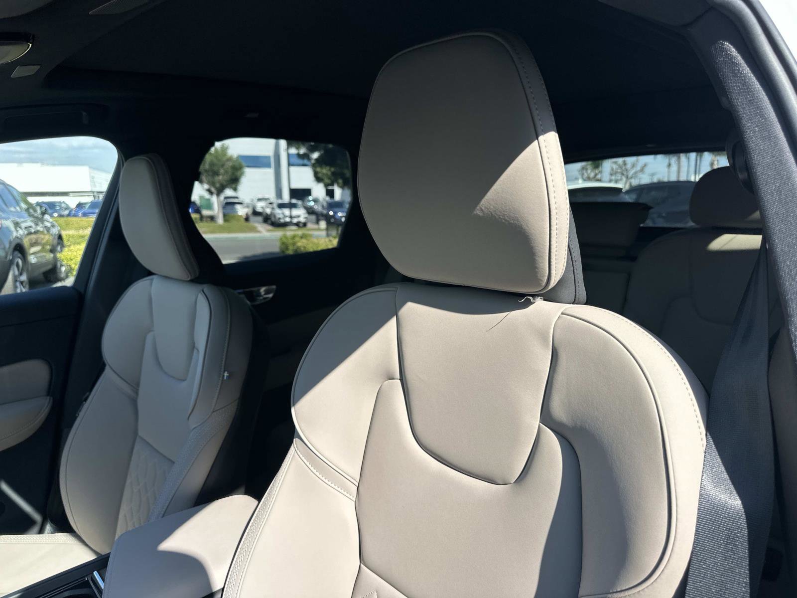 New 2026 Volvo XC60 B5 Plus w/ Protection Package Premier AWD/4WD image 15