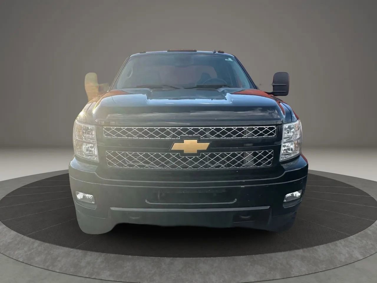 Used 2013 Chevrolet Silverado 2500 LTZ w/ LTZ Plus Package image 2