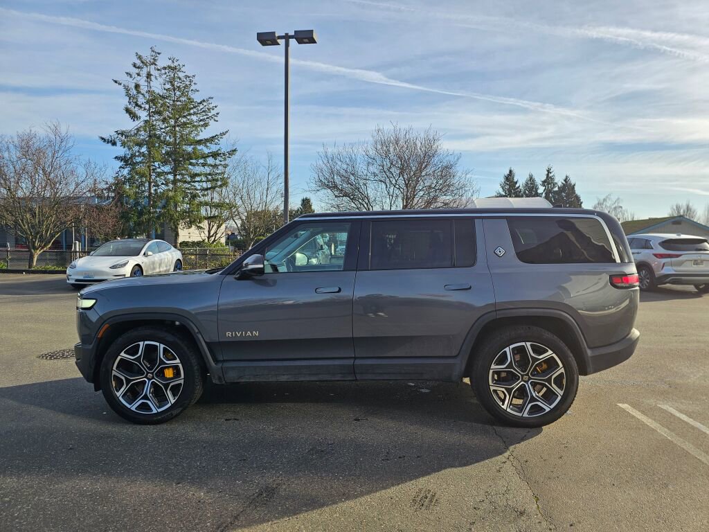 Used 2023 Rivian R1S Launch Edition image 4