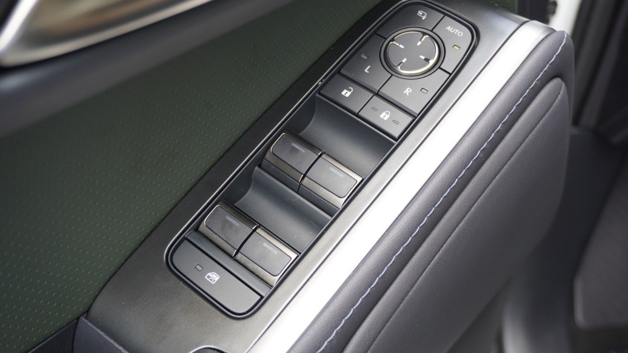 Certified 2025 Lexus GX 550 AWD/4WD image 21