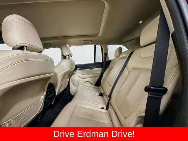 Used 2022 Jeep Grand Cherokee Limited w/ Luxury Tech Group II RWD image 9