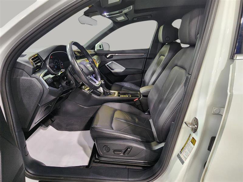 Used 2023 Audi Q3 2.0T Premium image 9