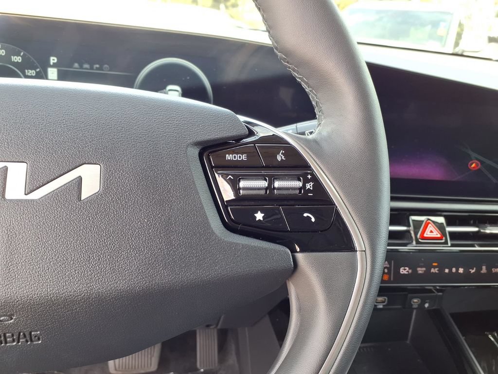 Certified 2024 Kia Niro Wind FWD image 15