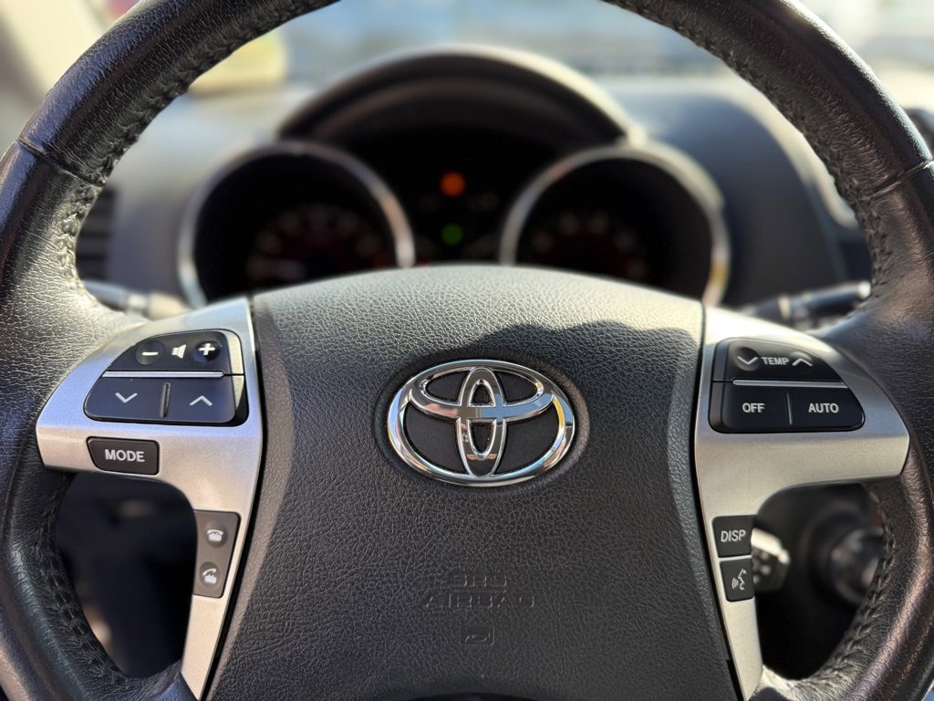 Used 2013 Toyota Highlander Limited image 37