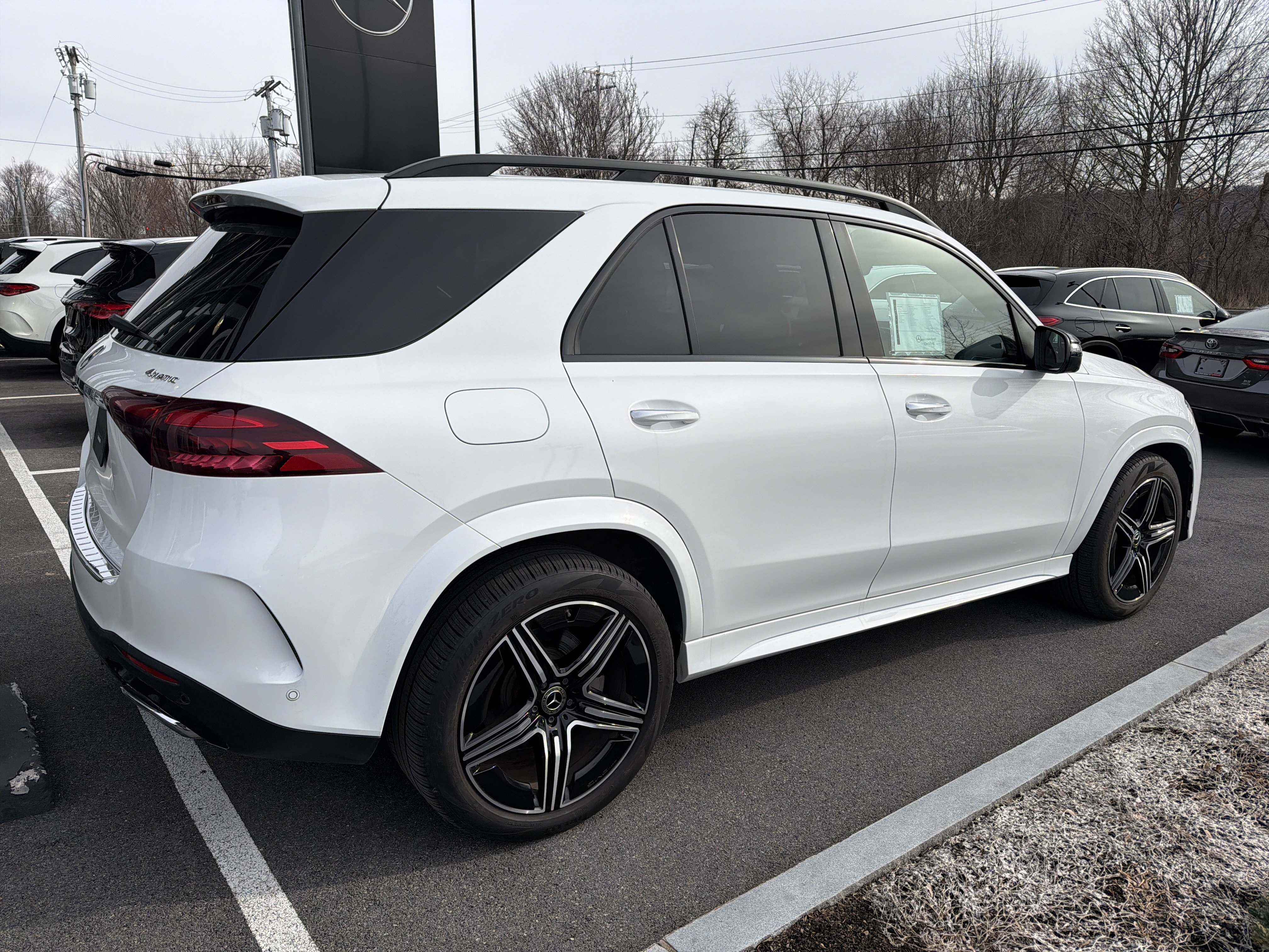 Certified 2025 Mercedes-Benz GLE 450e 4MATIC image 6