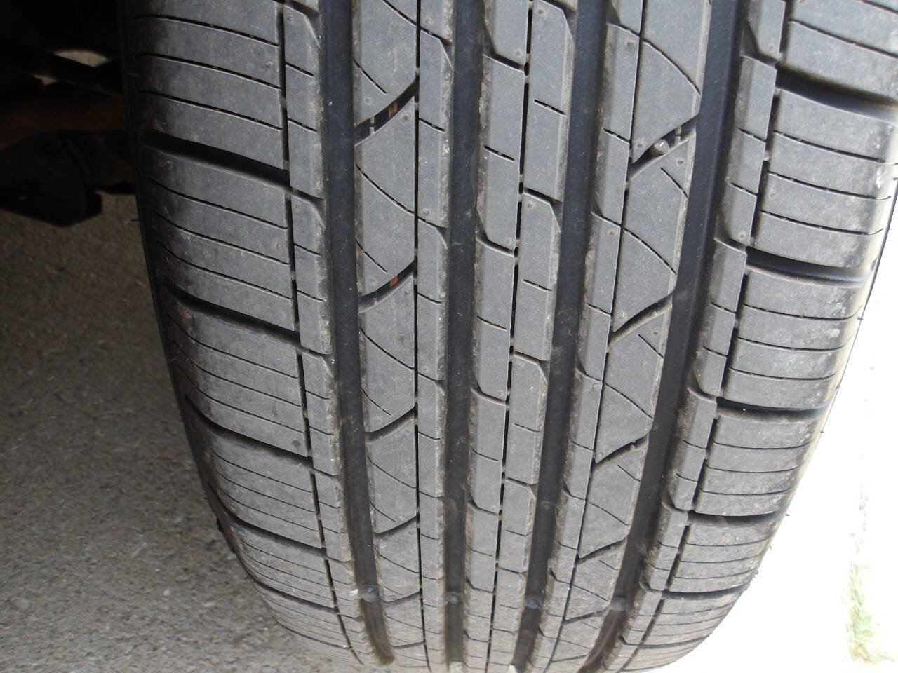 Used 2012 Chevrolet Traverse LT image 35