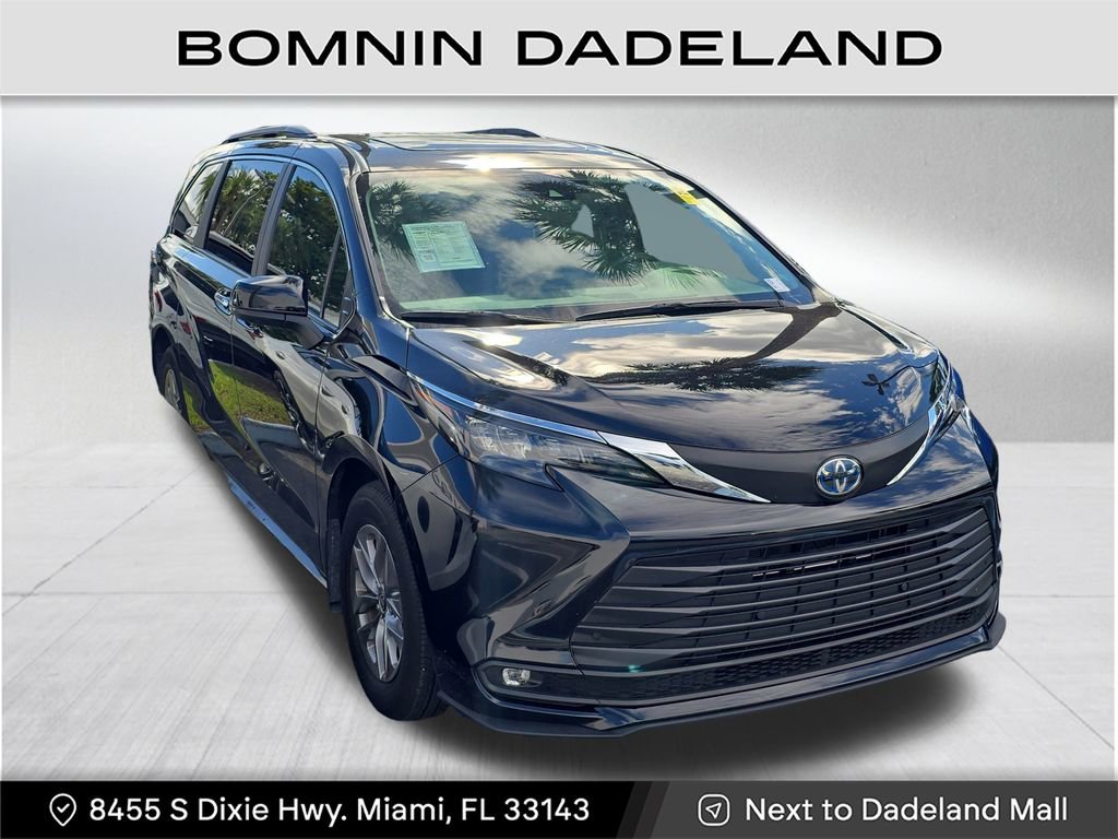 Used 2025 Toyota Sienna XLE