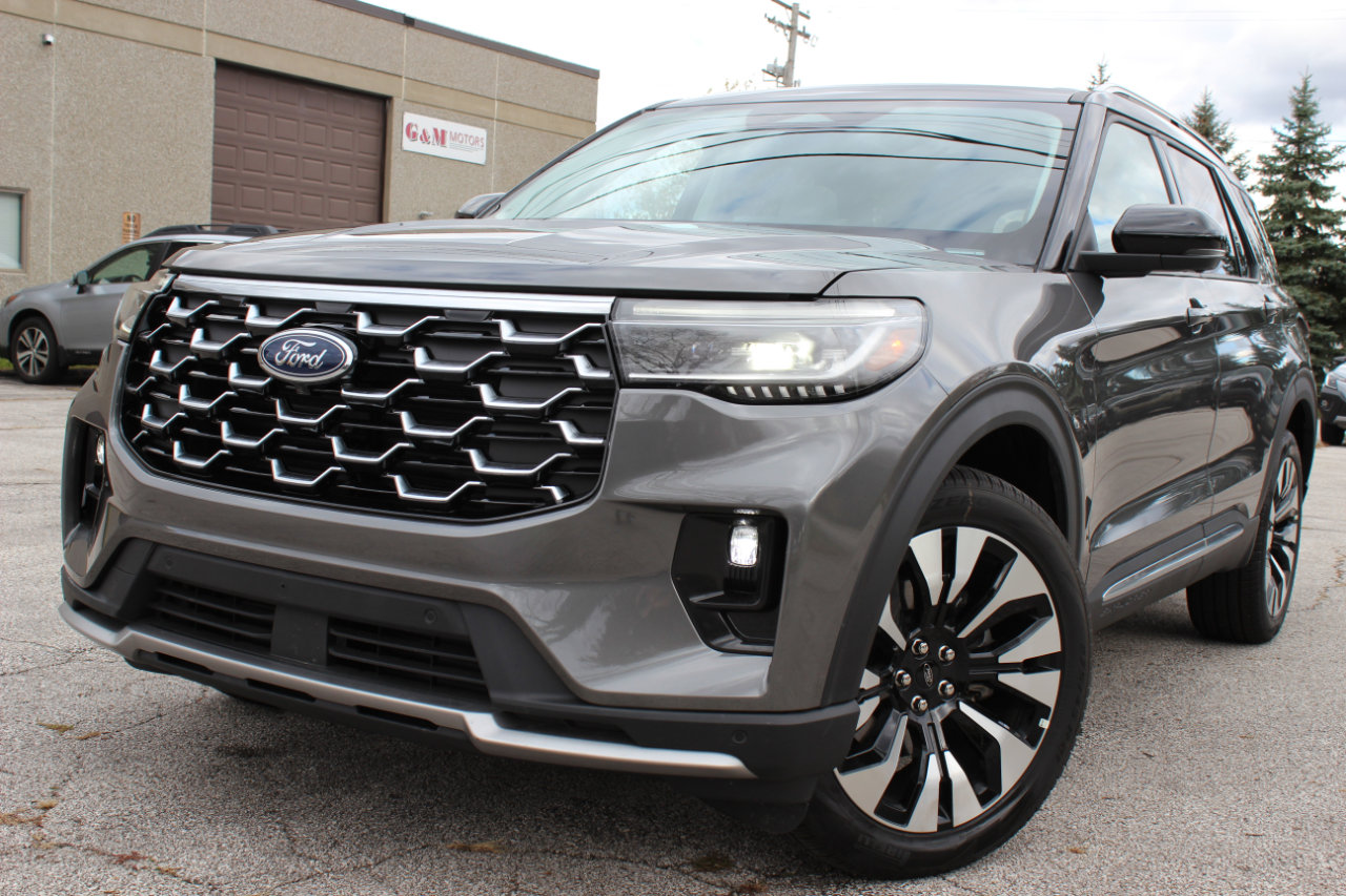 Used 2025 Ford Explorer Platinum w/ LUX Leather Package image 2