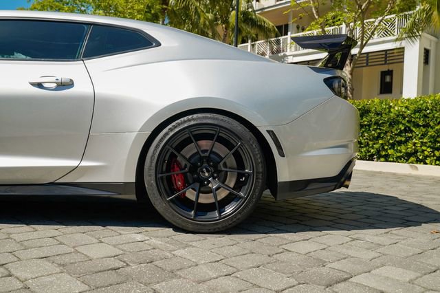 Used 2019 Chevrolet Camaro ZL1 image 16