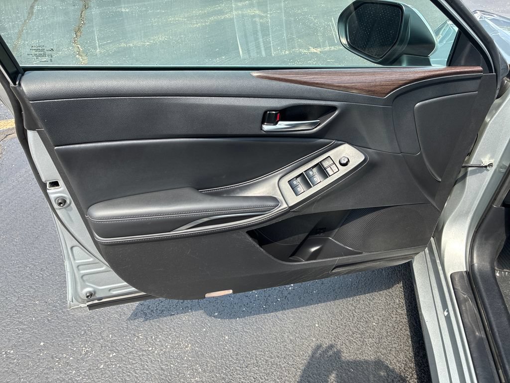 Used 2021 Toyota Avalon XLE w/ Moonroof Package FWD image 10