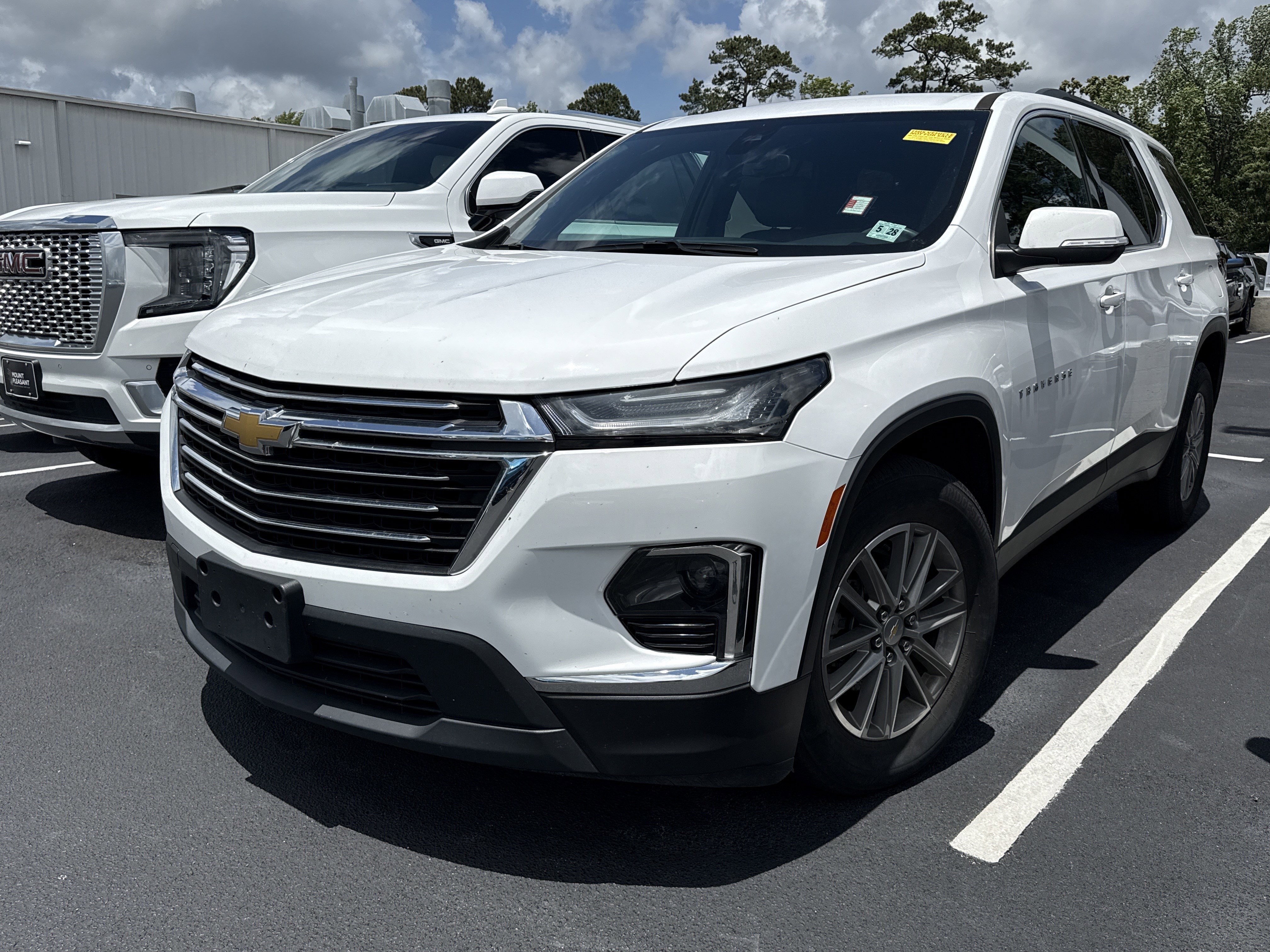Used 2023 Chevrolet Traverse LT AWD/4WD image 5