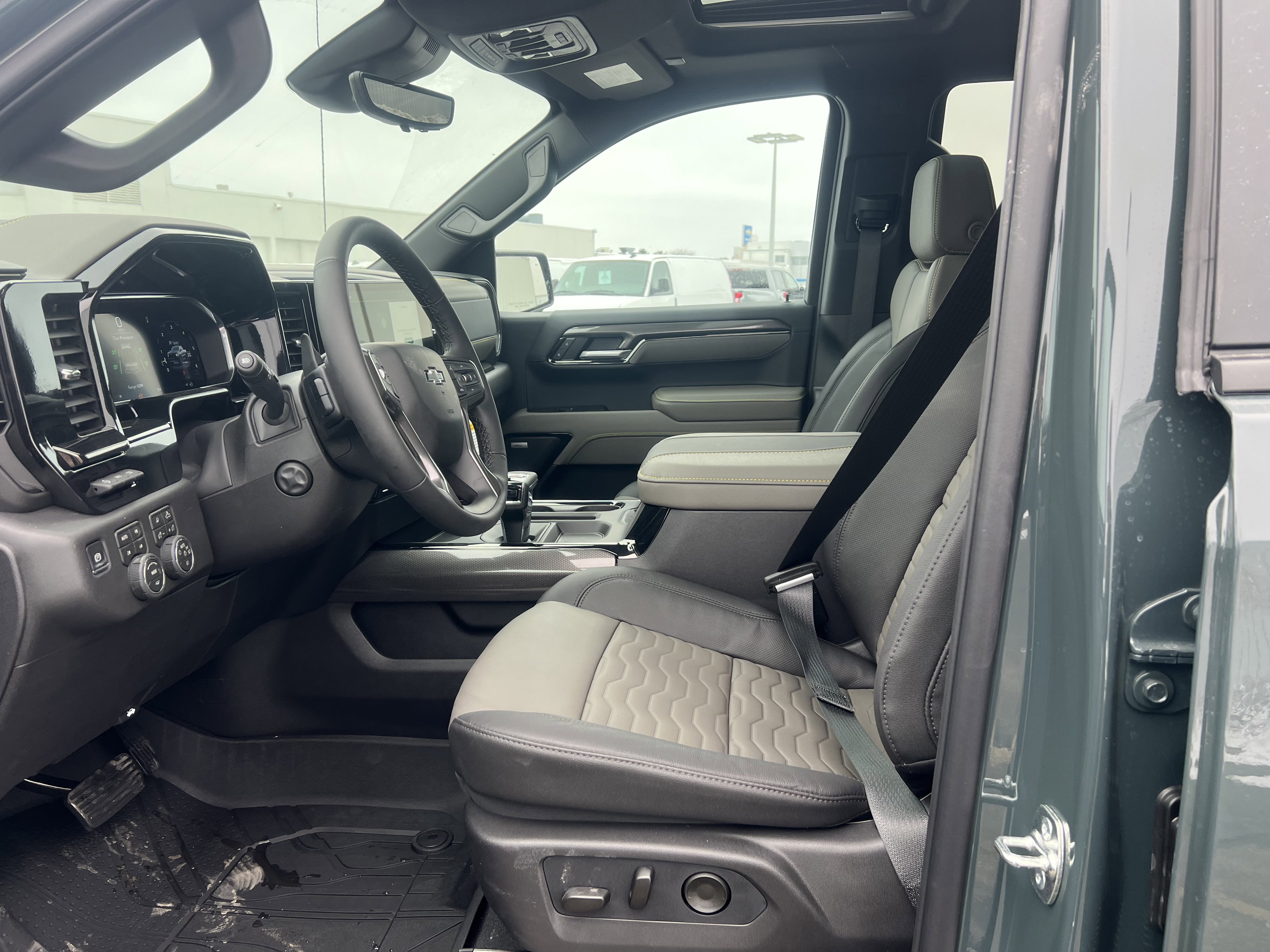 New 2026 Chevrolet Silverado 1500 ZR2 image 4