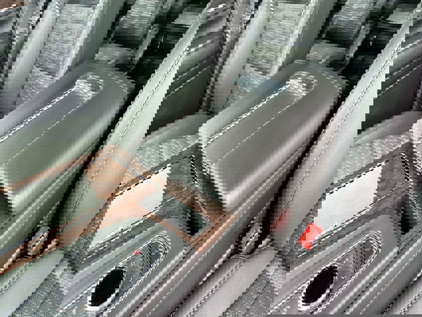 Used 2023 Cadillac Escalade Sport Platinum w/ LPO, ONYX Package image 22