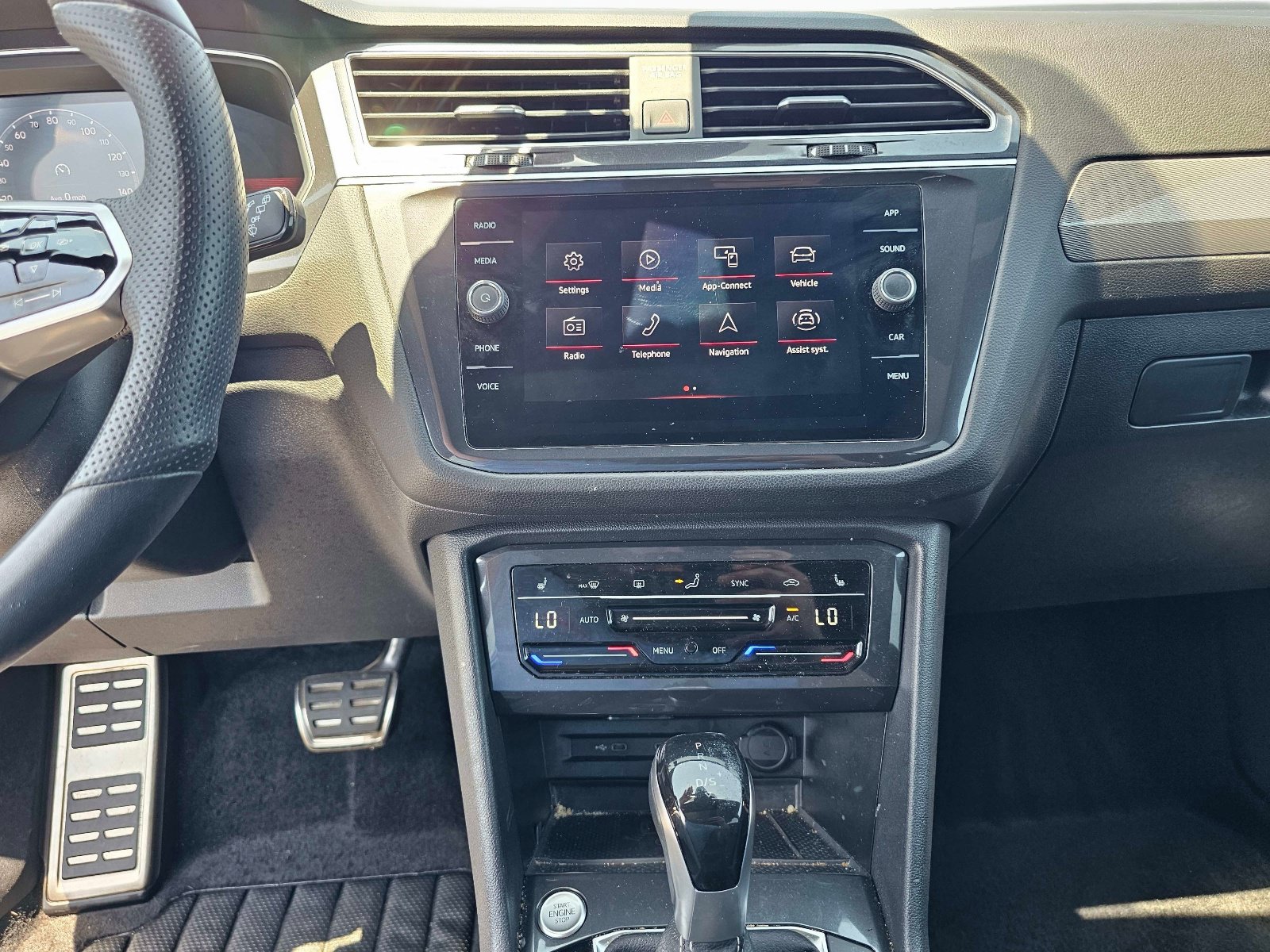 Used 2024 Volkswagen Tiguan SE R-Line AWD/4WD image 24