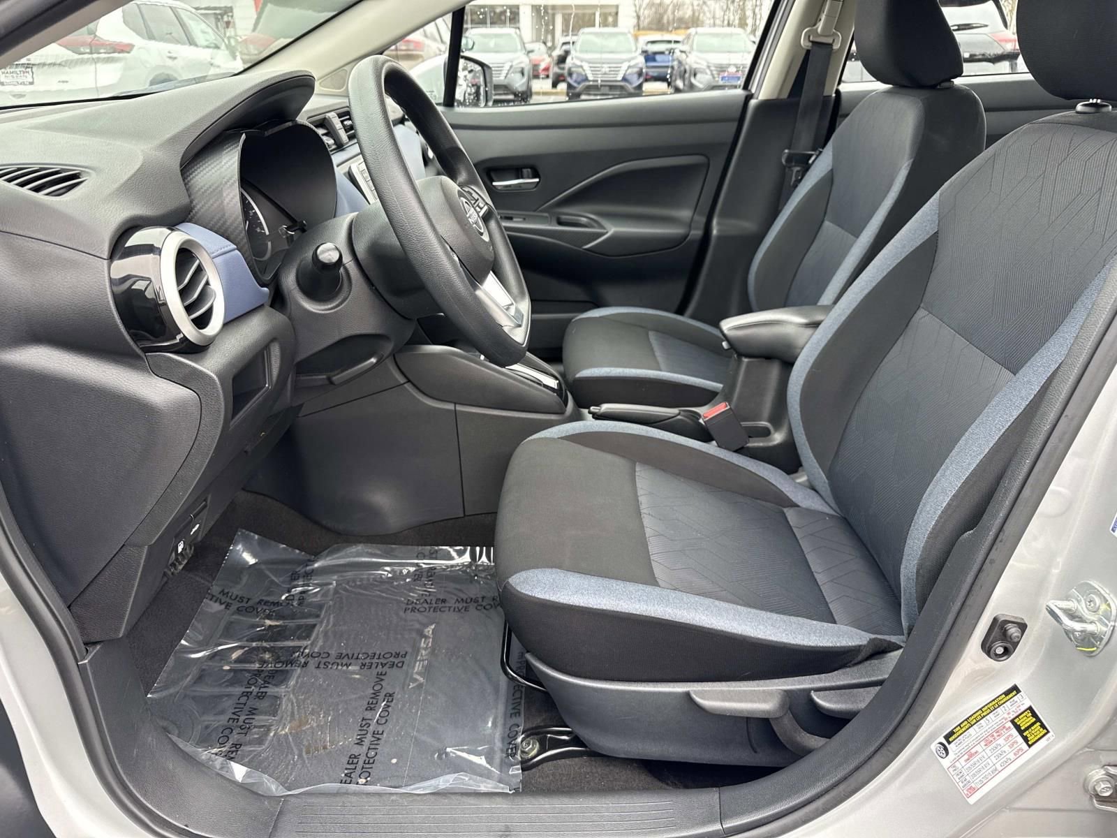 Used 2023 Nissan Versa SV image 28